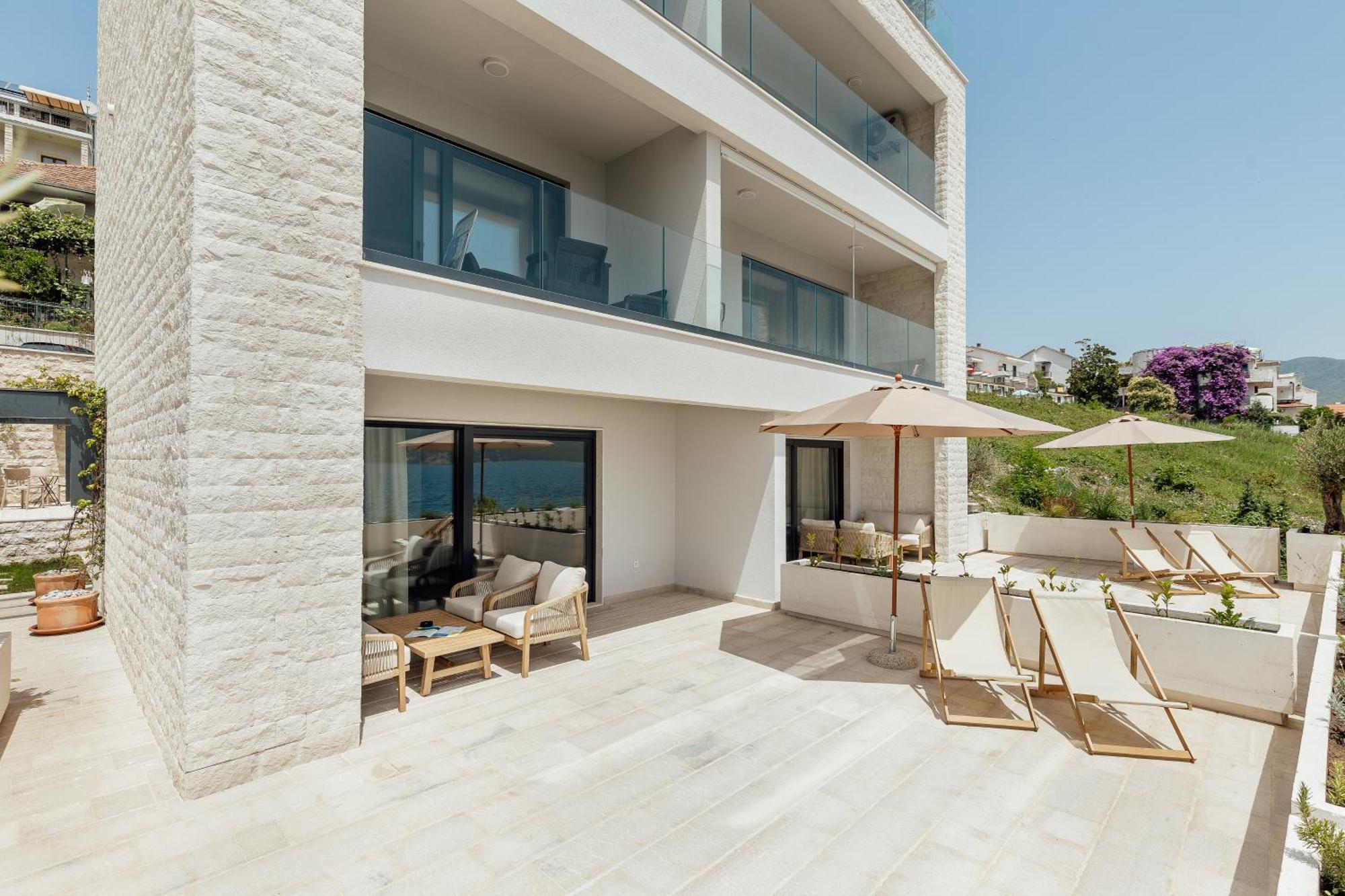 Savina Beachfront Oasis Herceg Novi Exterior photo
