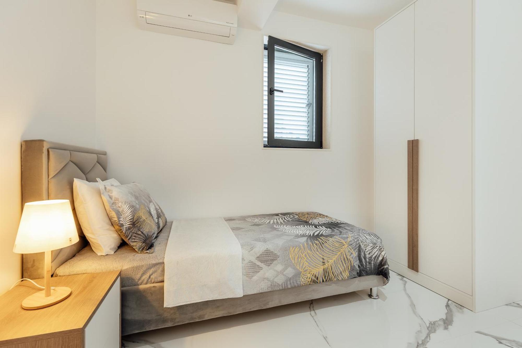 Savina Beachfront Oasis Herceg Novi Exterior photo