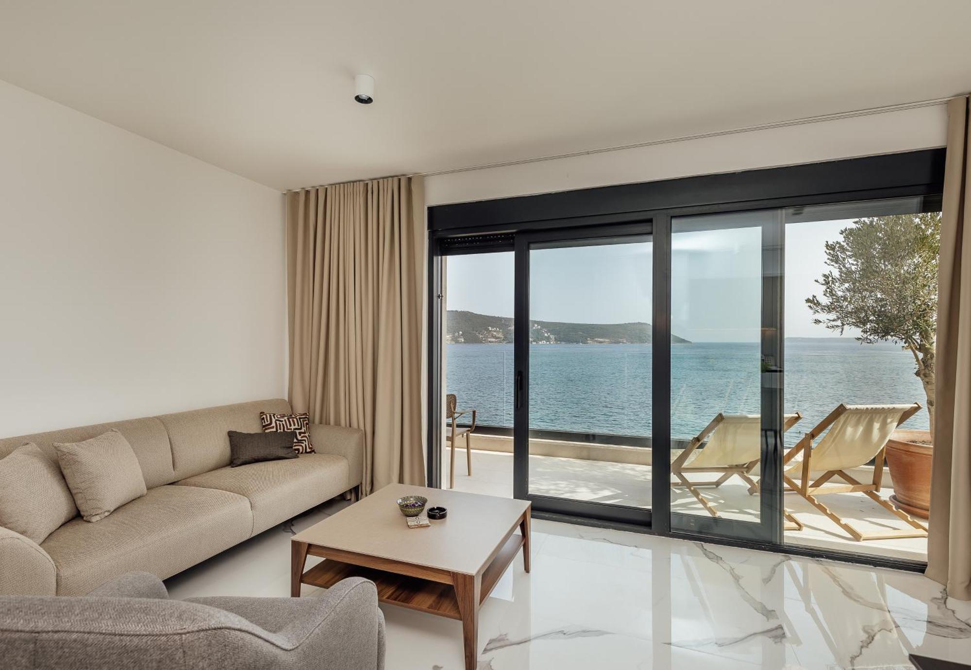 Savina Beachfront Oasis Herceg Novi Exterior photo