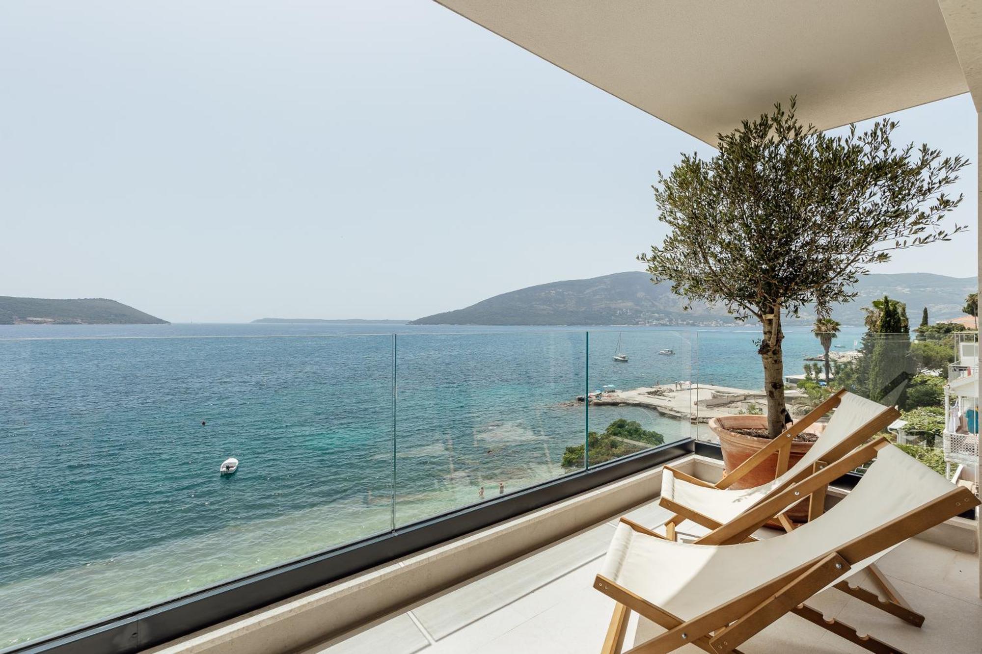Savina Beachfront Oasis Herceg Novi Exterior photo