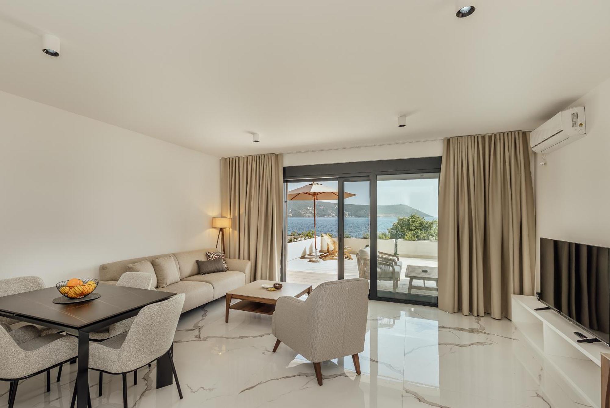 Savina Beachfront Oasis Herceg Novi Exterior photo